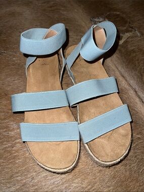 Time and Tru Light Blue Elastic Strap Women’s Sandals